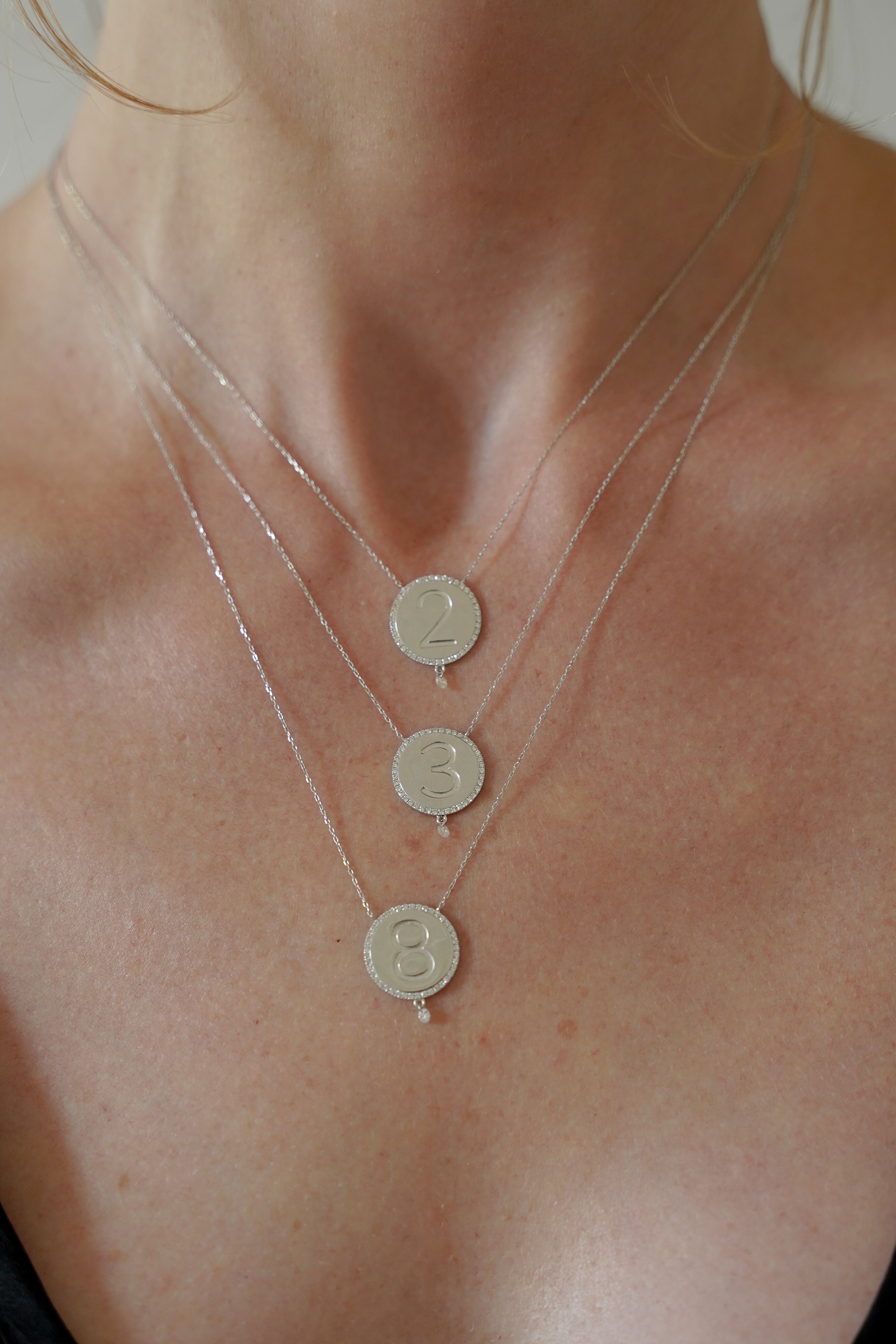 pers-e-paris-collier-one-m-daillon-4-or-18-carats-diamant image 5