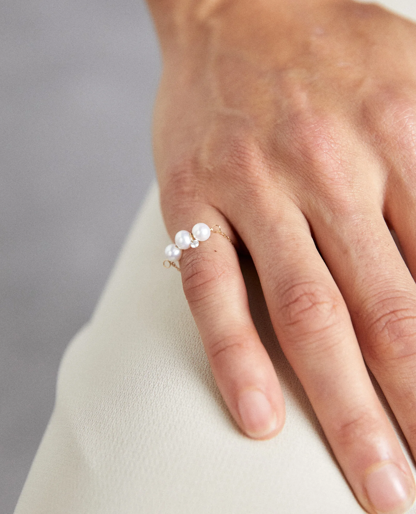 pers-e-paris-perl-e-aphrodite-bague-trois-perles-or-18-carats image 3