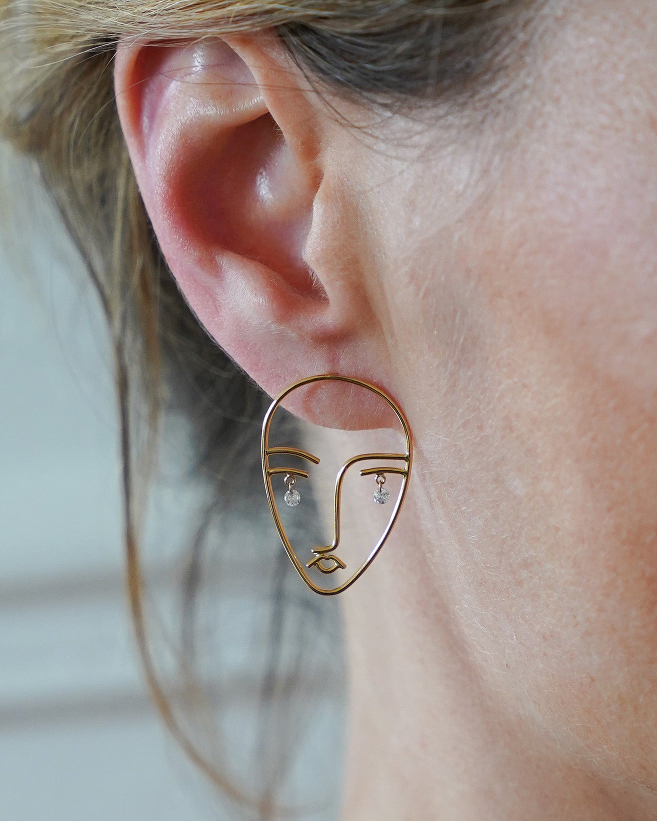 pers-e-paris-boucle-matisse-deux-diamants-or-18-carats-vendue-l-unit image 2