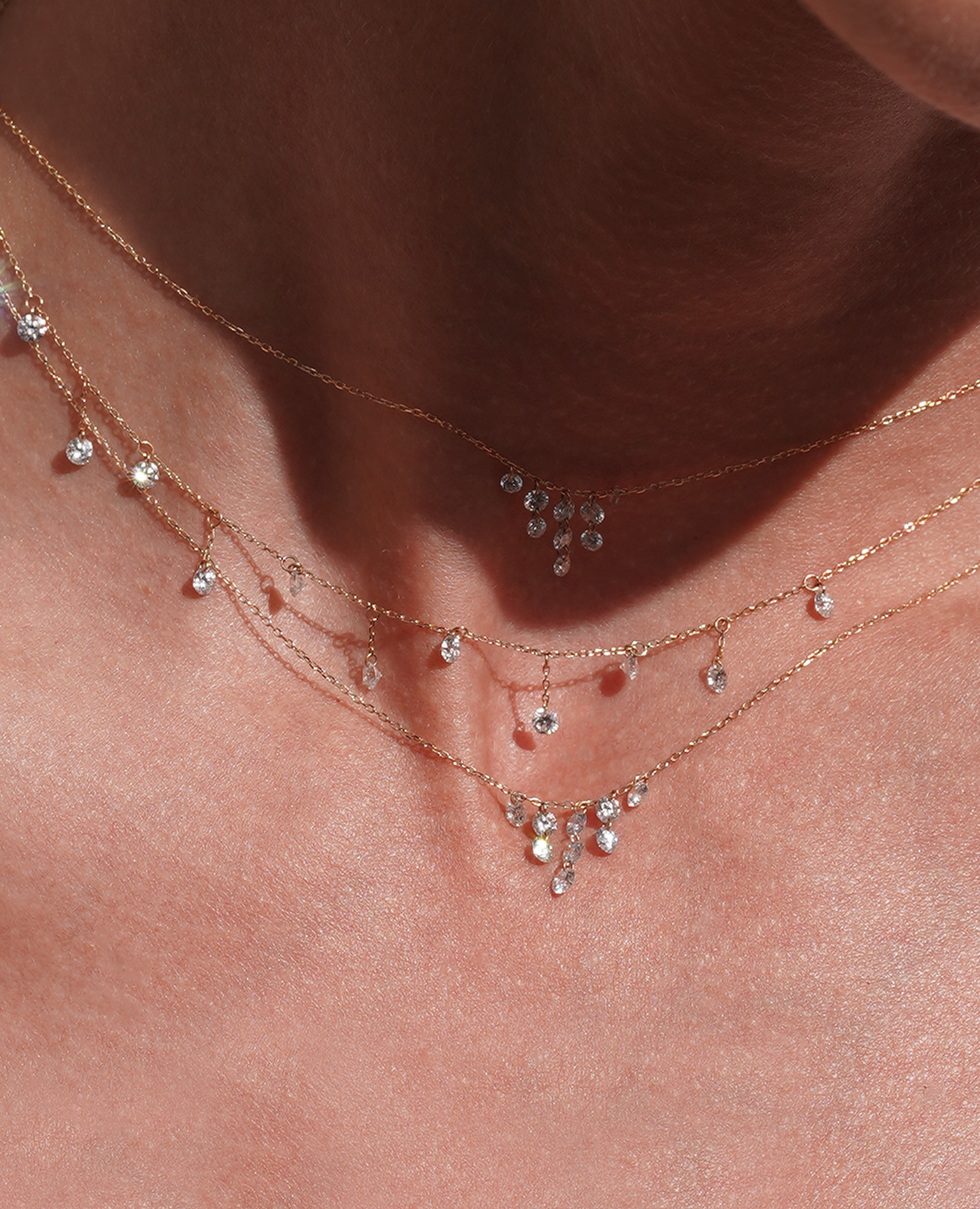pers-e-paris-collier-dana-neuf-diamants-triangle-en-or-18-carats image 2