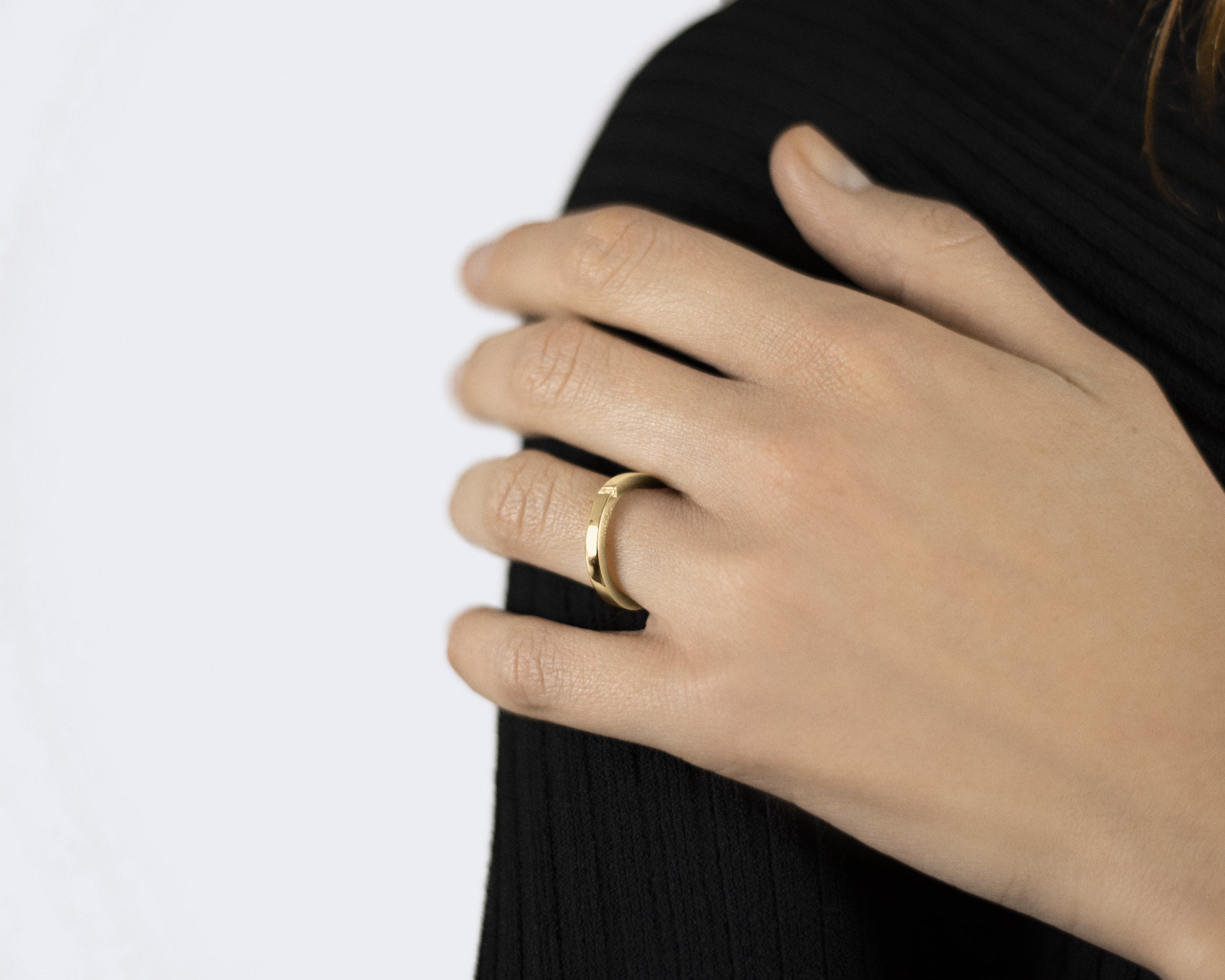 le-gramme-bague-ruban-la-5g-2mm-sertie-diamant-alliance image 3