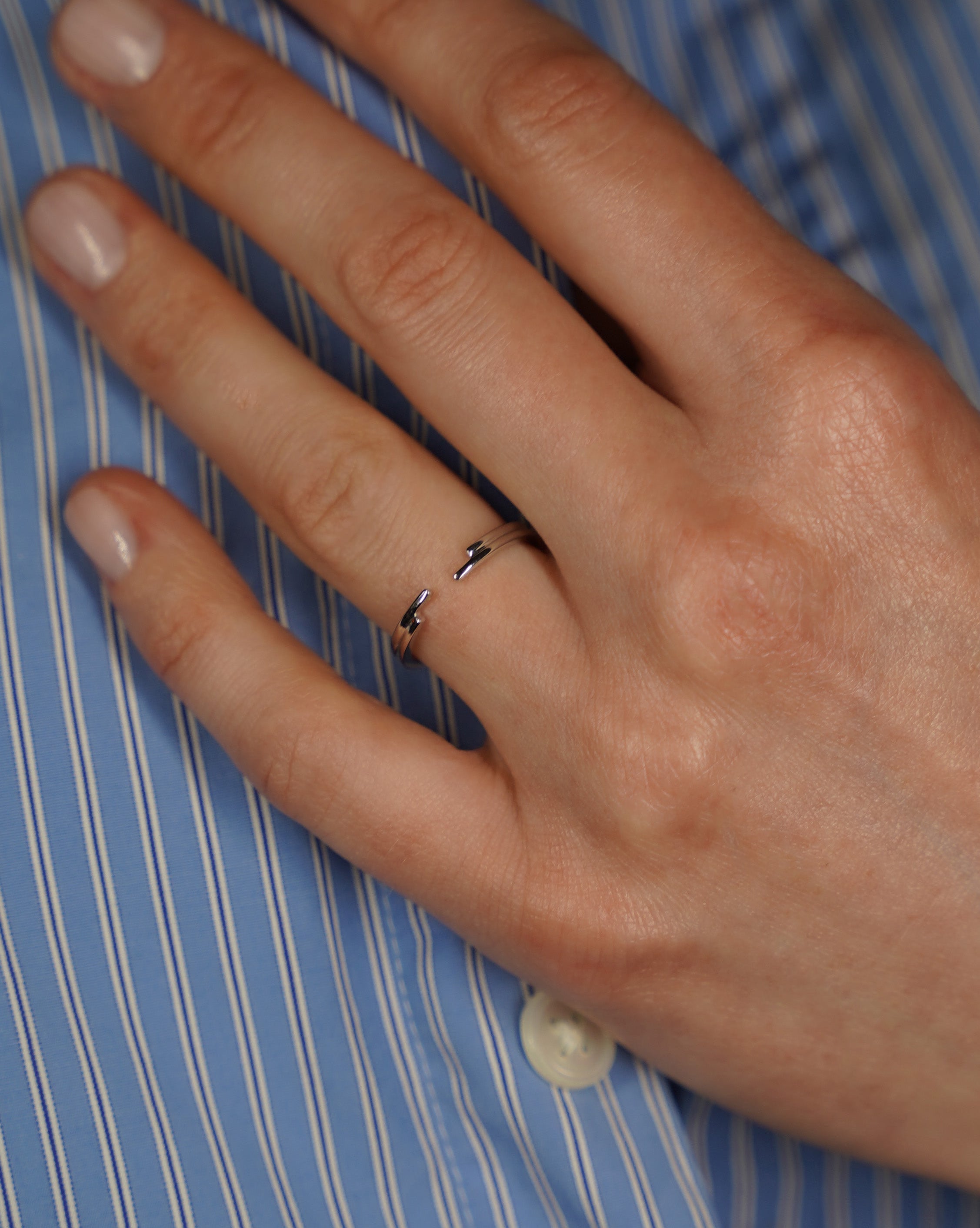pers-e-paris-bague-mariage-ouverte-or-blanc-archives image 2