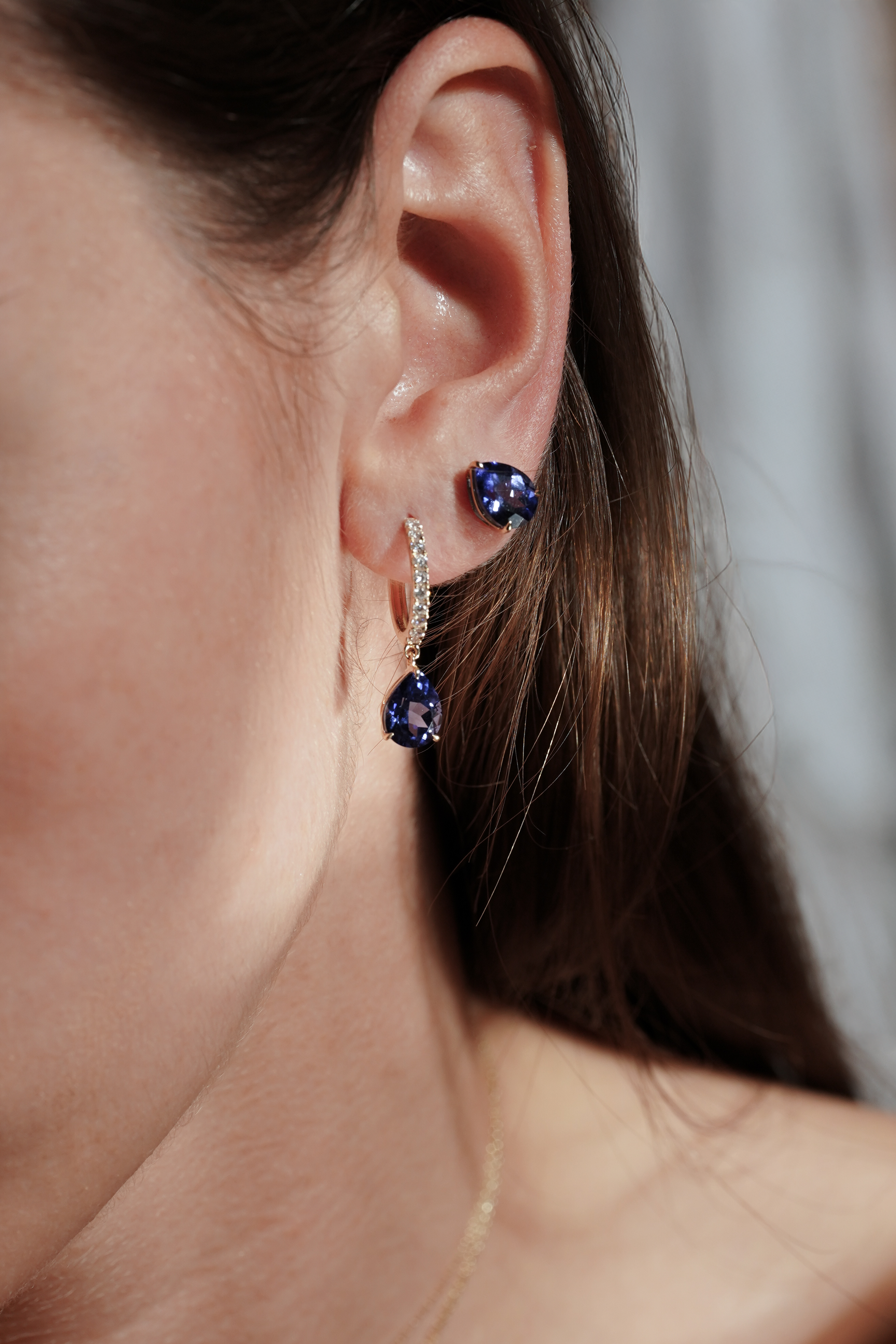 pers-e-paris-iris-saphir-mono-boucle-d-oreille-poire-or-9-carats image 2