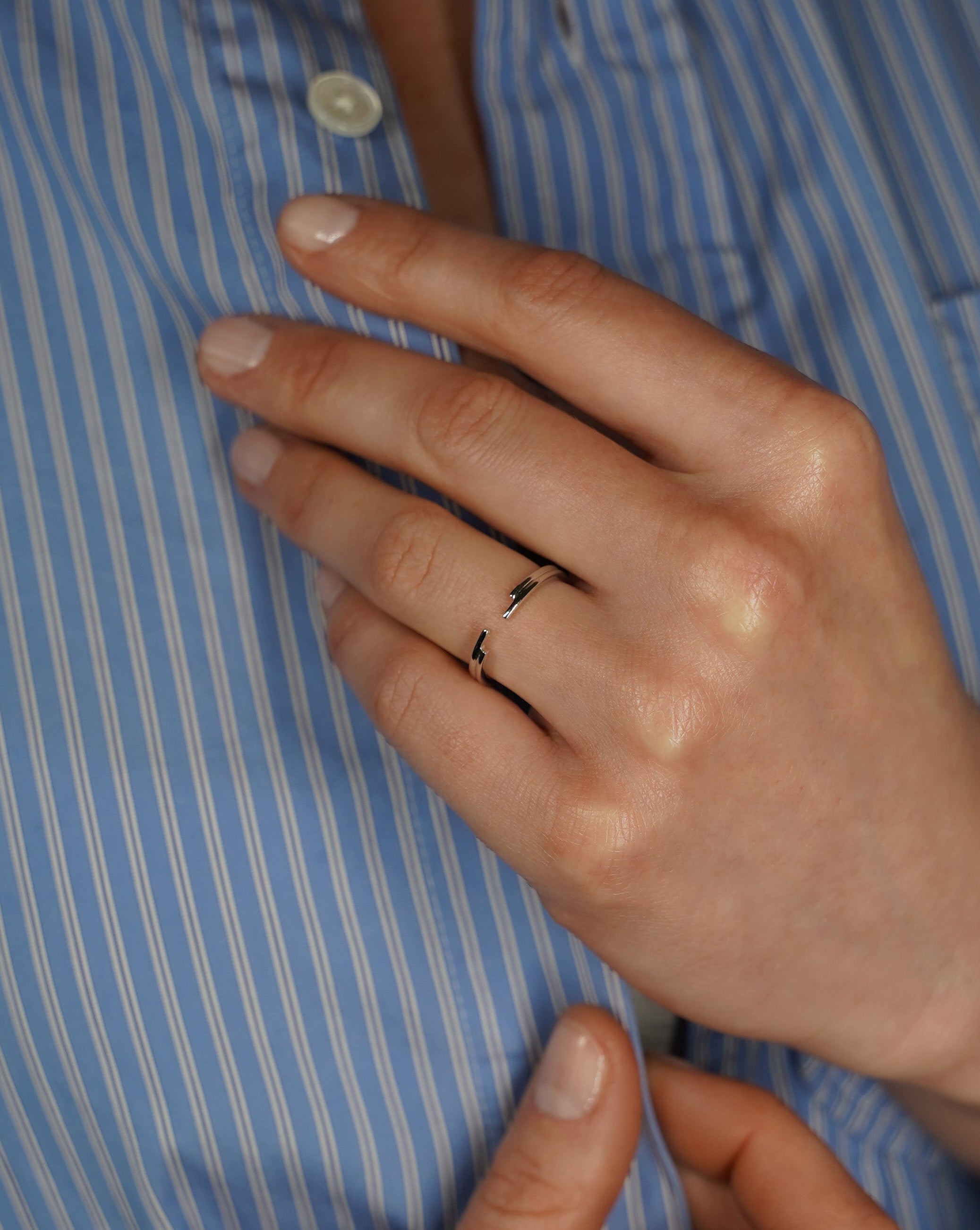 pers-e-paris-bague-mariage-ouverte-or-blanc-archives image 3