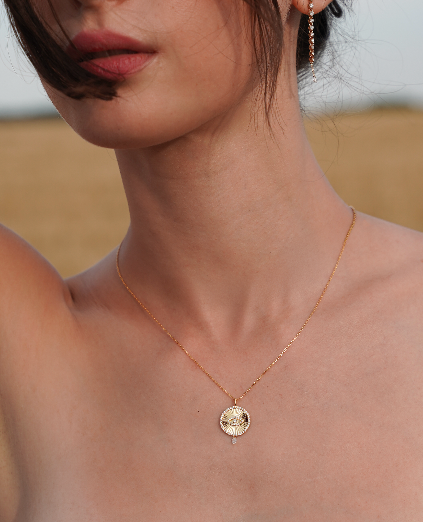 pers-e-paris-collier-talisman-porte-bonheur-il-or-18-carats-diamant image 2