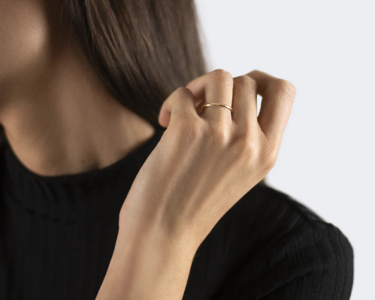le-gramme-bague-demi-jonc-la-2g-or-rouge-750-poli image 2