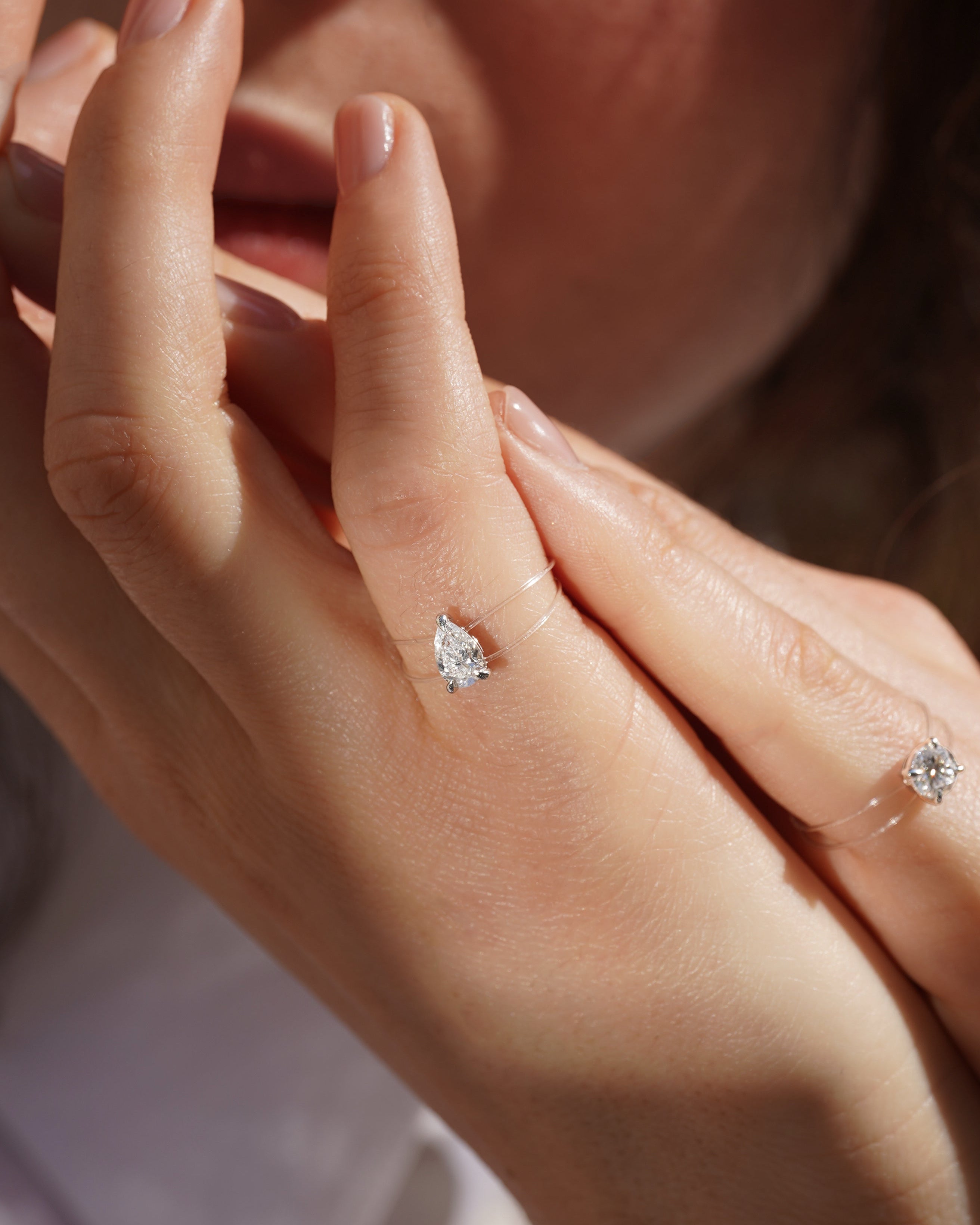 pers-e-paris-bague-floating-diamant-poire-or-9-ou-18-carats image 3