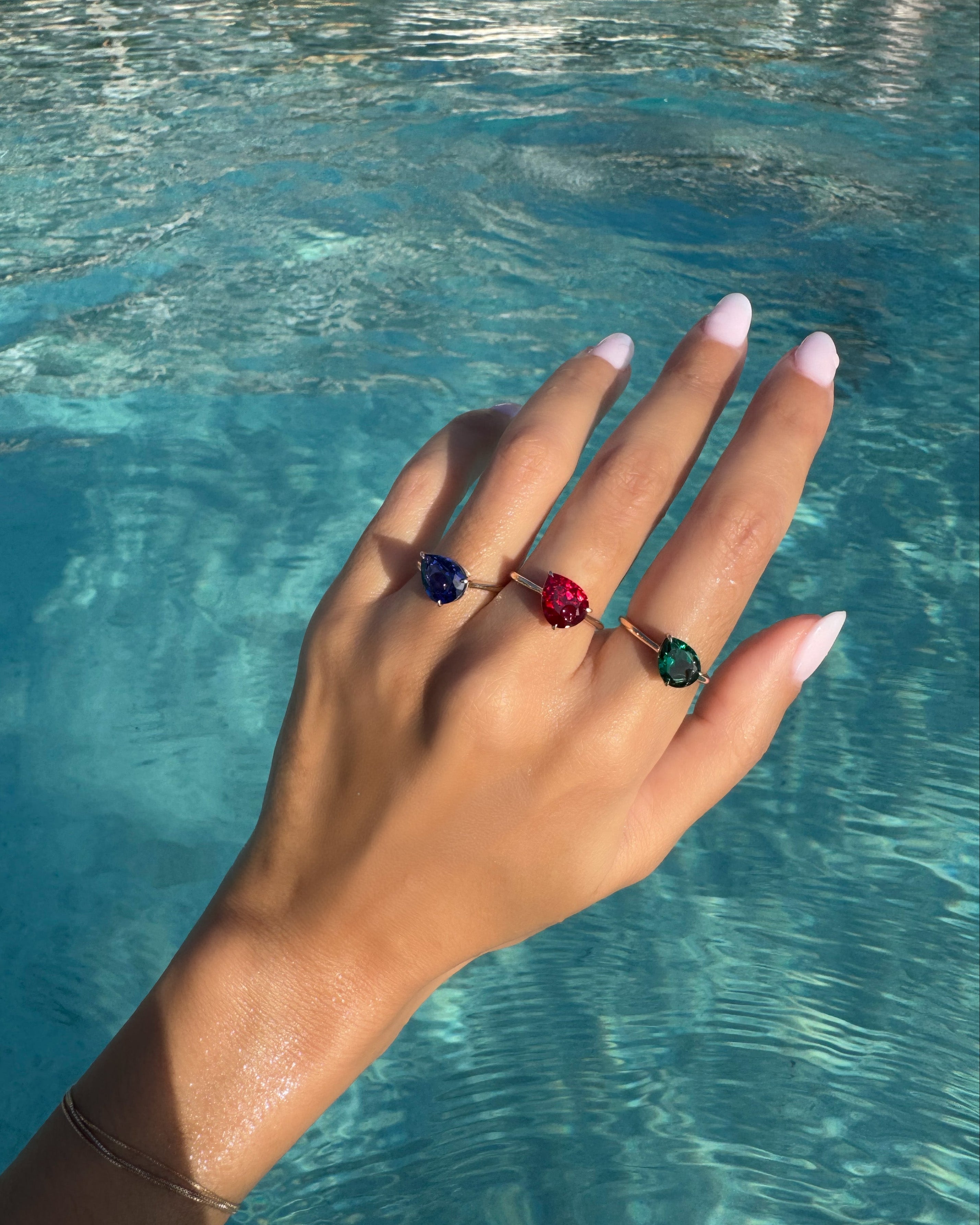 pers-e-paris-bague-iris-meraude-or-9-carats-meraude-laboratoire-1-carat image 4