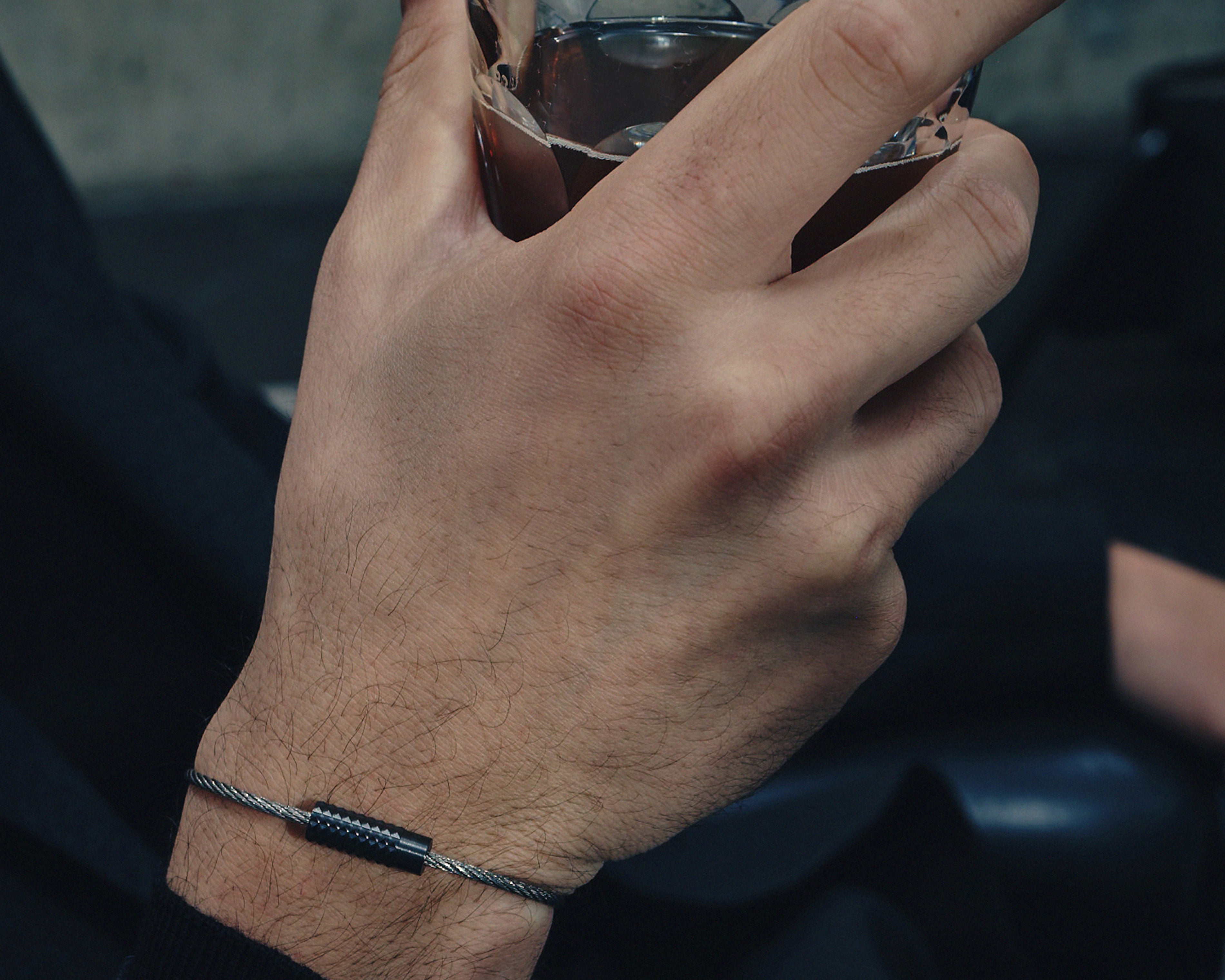 le-gramme-bracelet-c-ble-guilloch-pyramide-le-7g-c-ramique-noire image 6