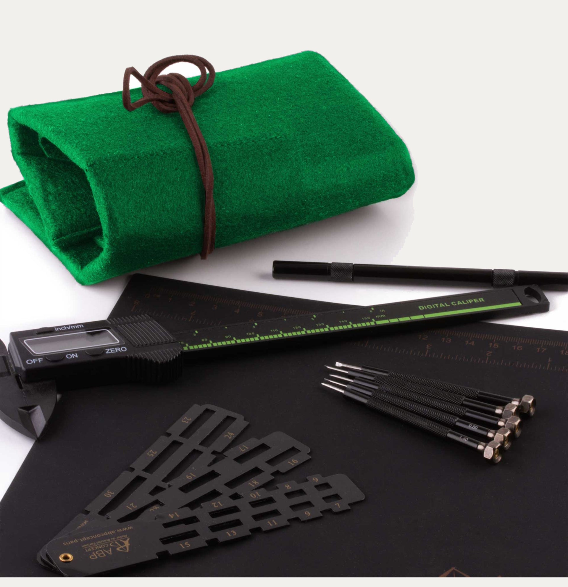 atelier-du-bracelet-parisien-kit-horloger-exclusivit-abp-pose-bracelets-tournevi image 1