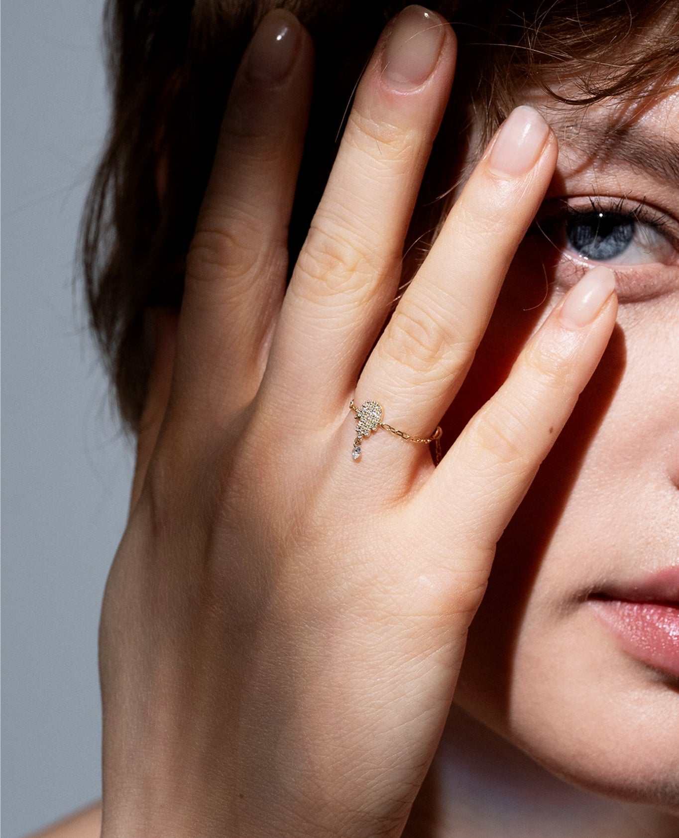pers-e-paris-s-l-n-bague-cha-nette-fatma-pav-e-diamant-suspendu image 2