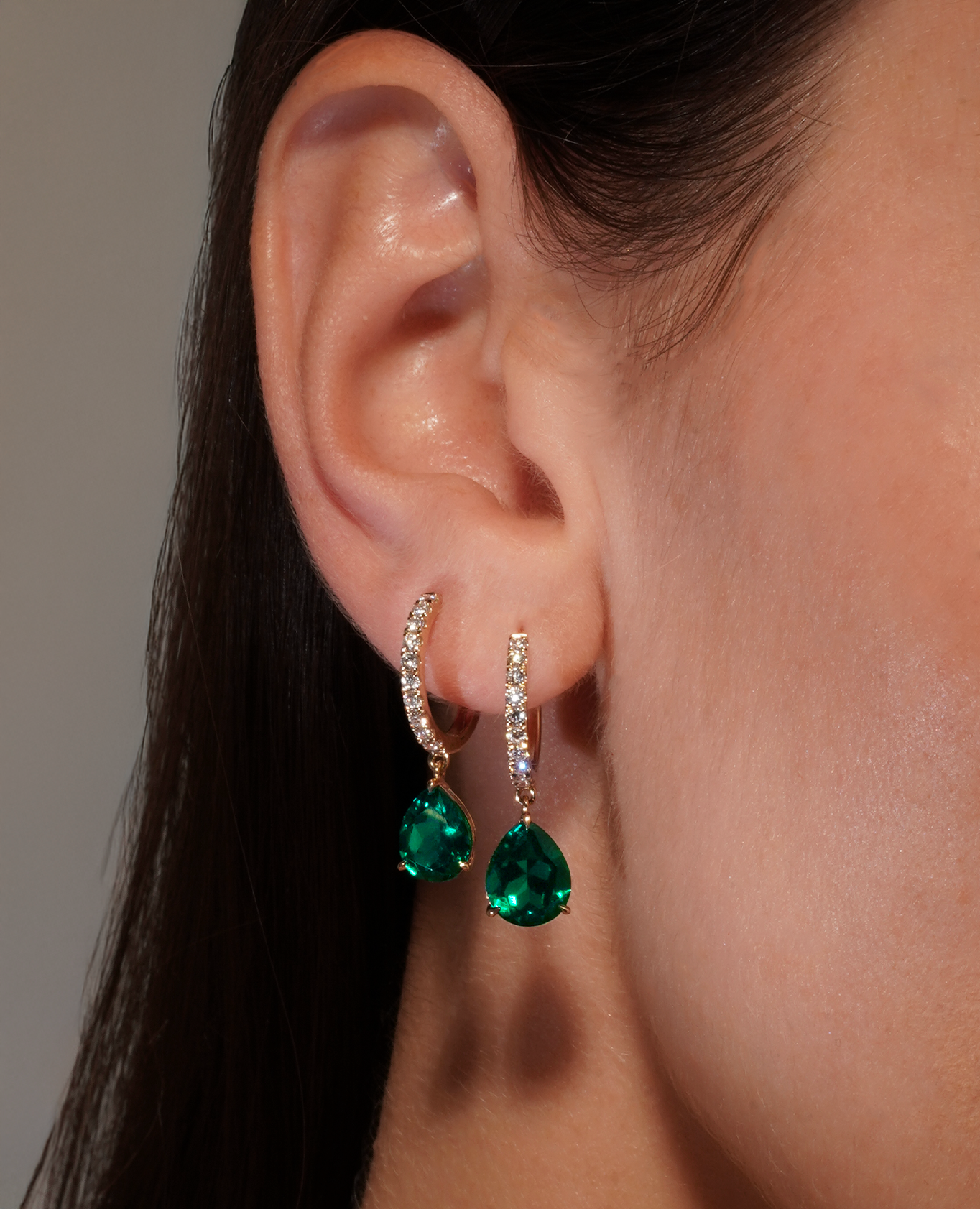pers-e-paris-mono-boucle-cr-ole-iris-meraude-or-9-carats image 2