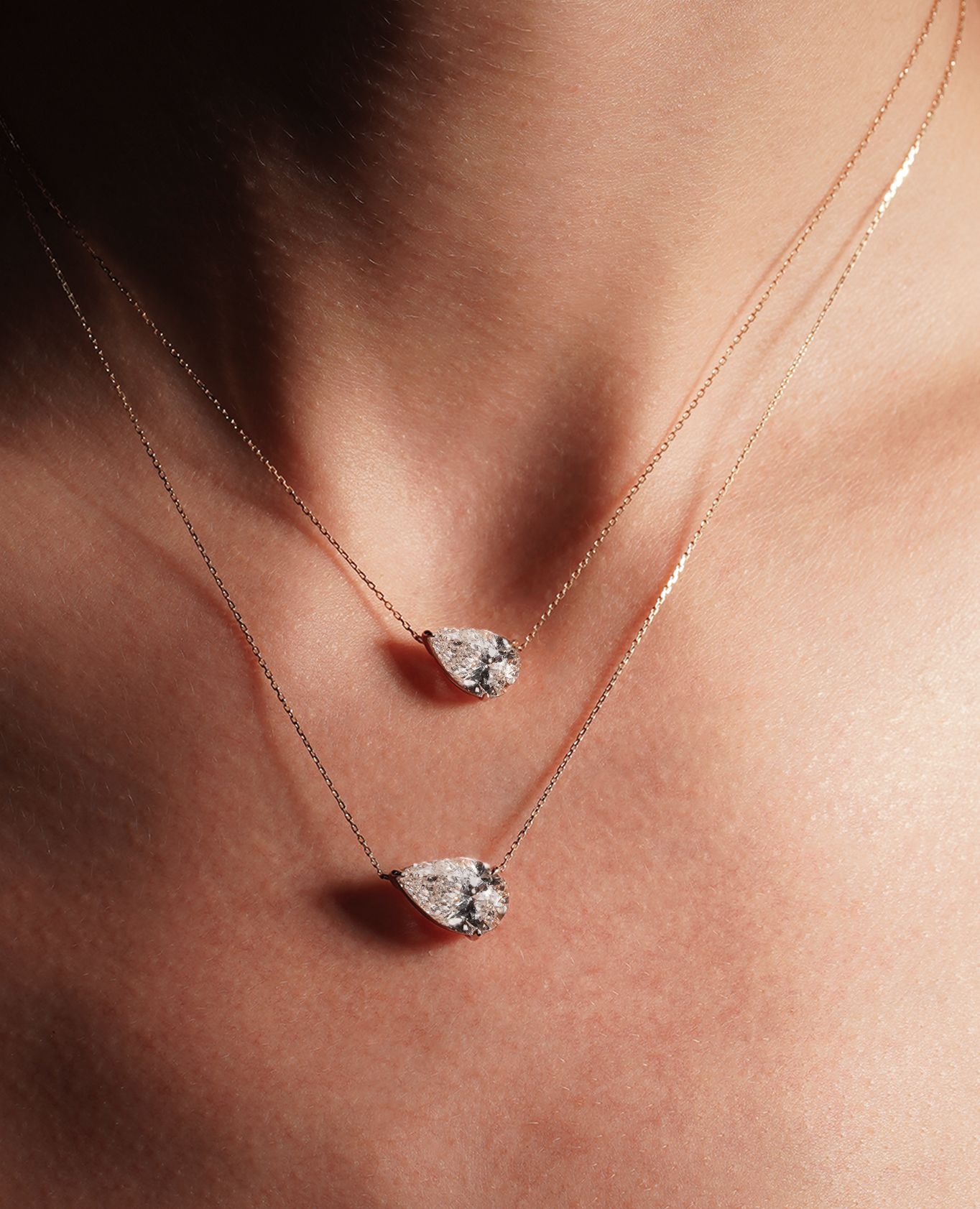 pers-e-paris-collier-iris-diamant-poire-or-9-carats-1-carat image 8