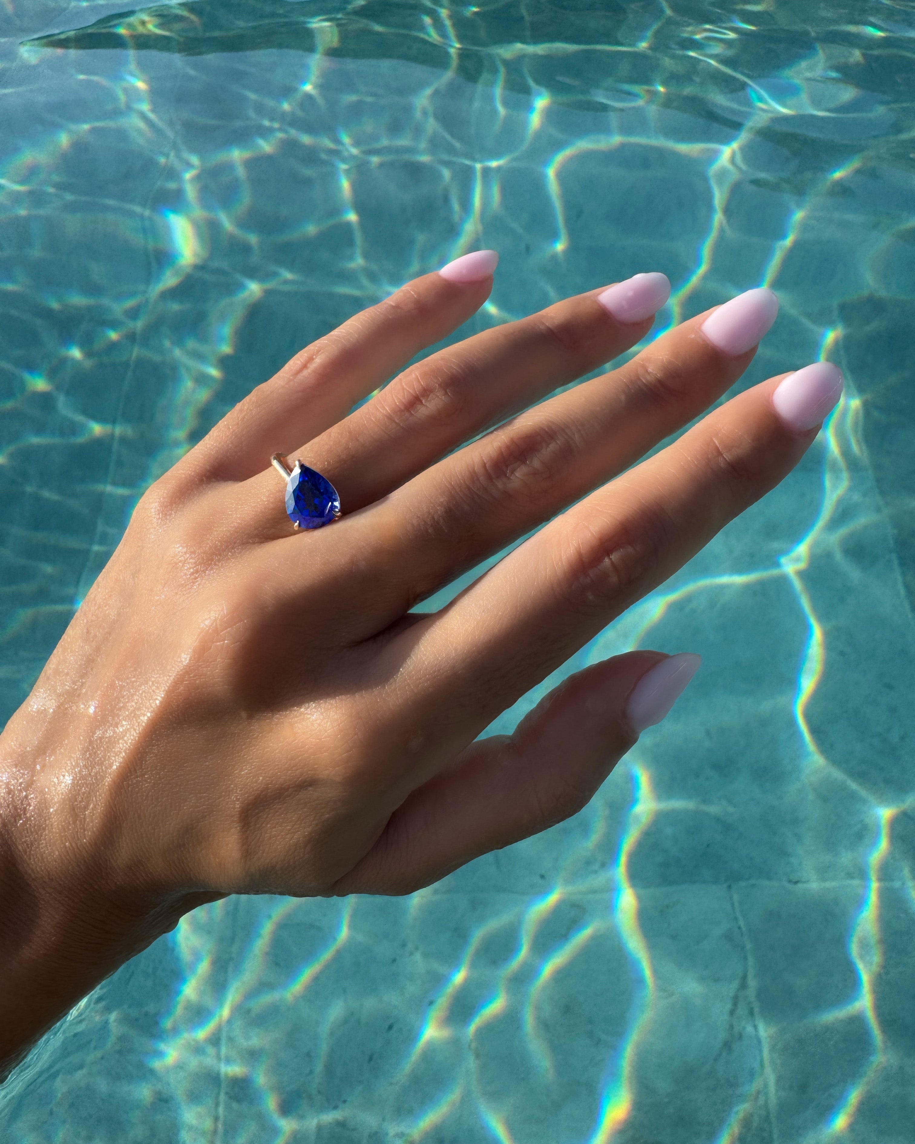 pers-e-paris-bague-iris-saphir-or-9-carats-saphir-laboratoire-1-carat image 2