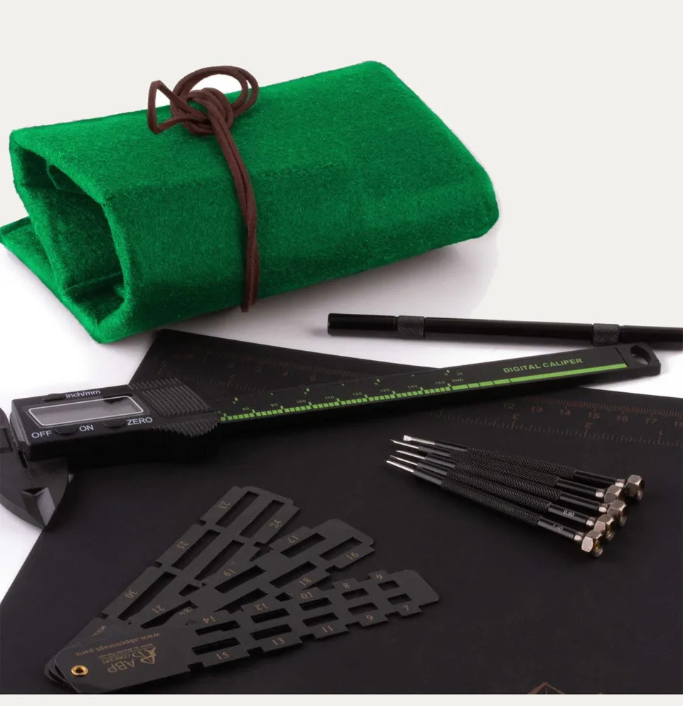 atelier-du-bracelet-parisien-kit-horloger-exclusivit-abp-pose-bracelets-tournevi image 1