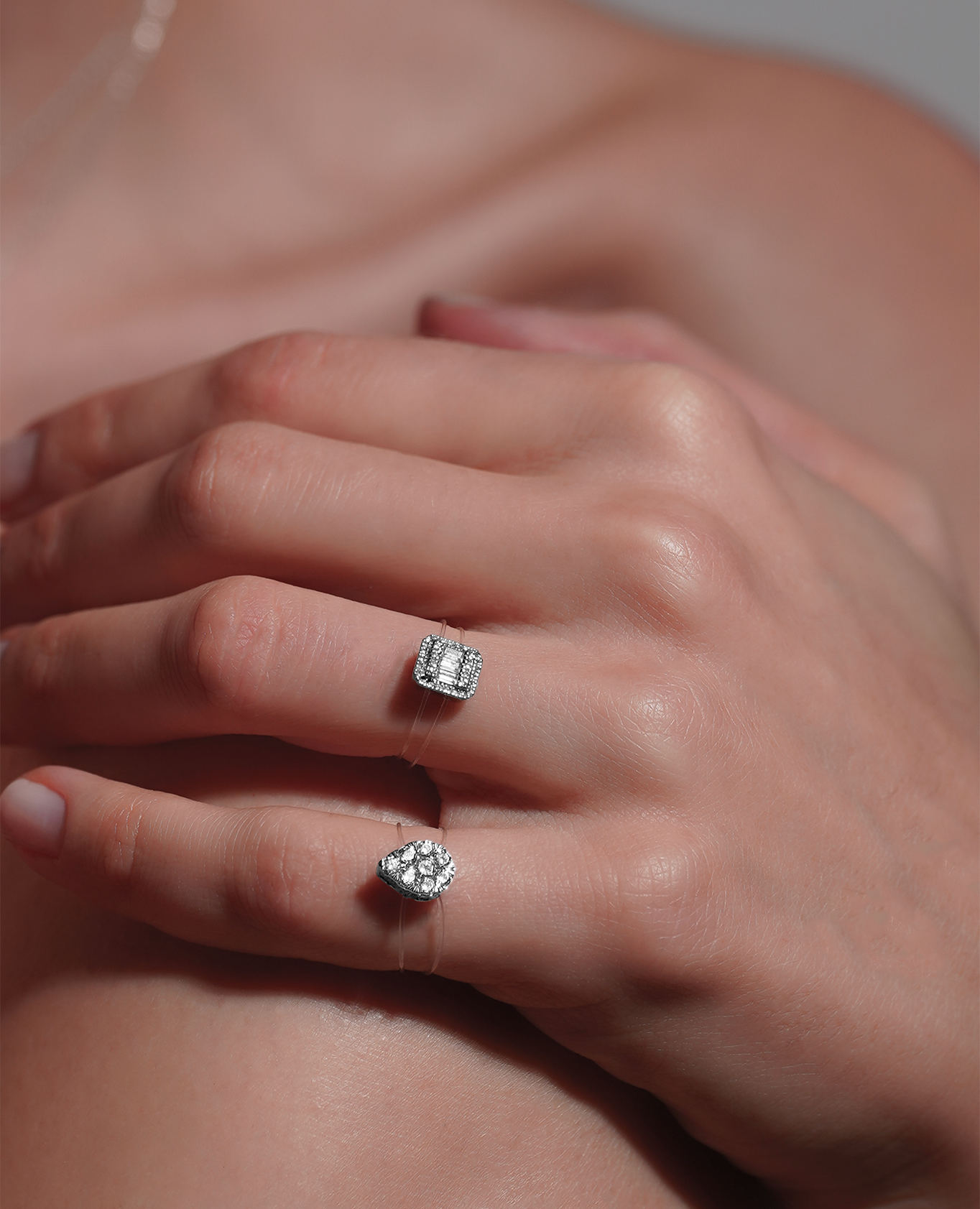 pers-e-paris-floating-bague-poire-or-18-carats-diamants image 3