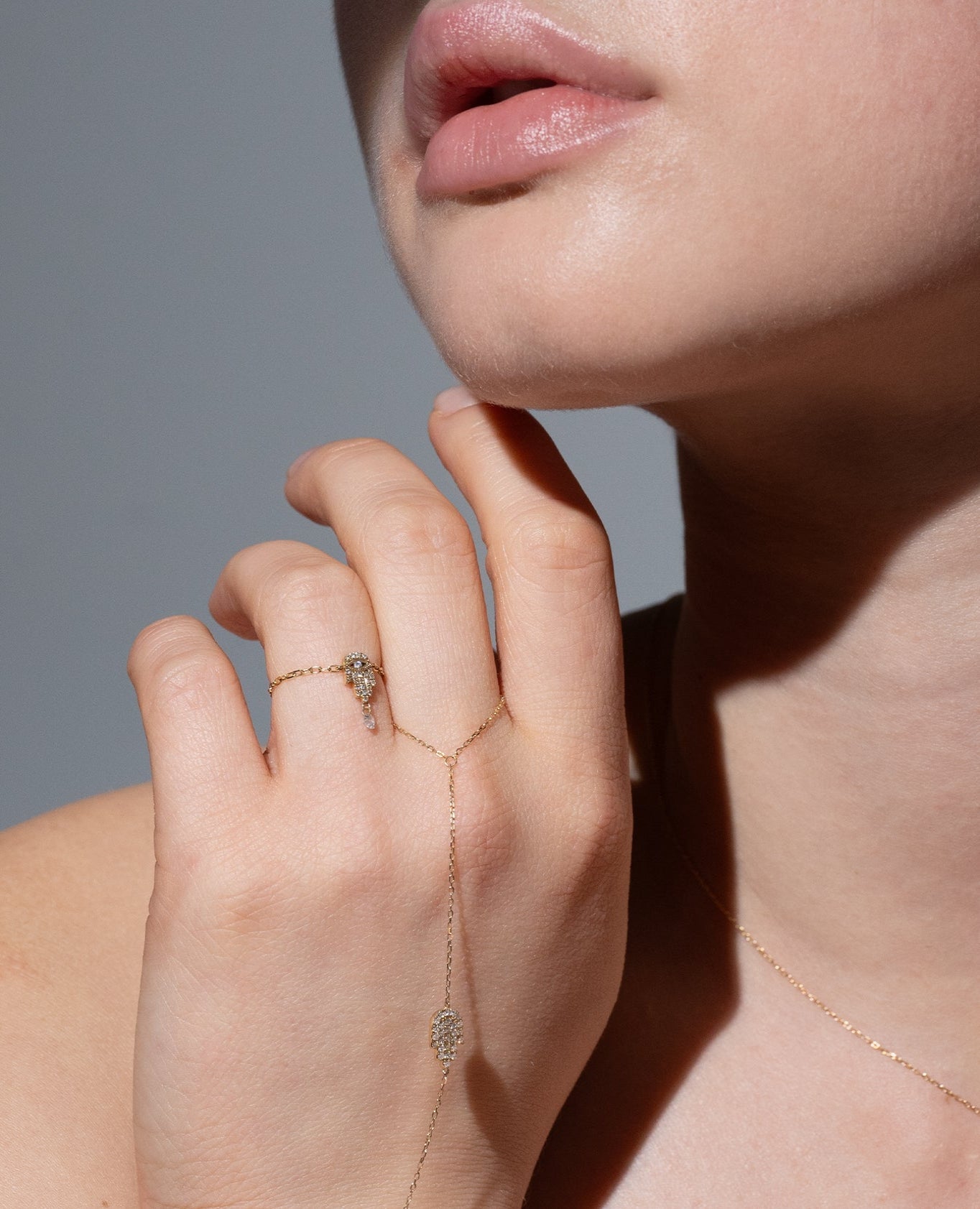 pers-e-paris-s-l-n-bague-cha-nette-fatma-pav-e-diamant-suspendu-or image 2
